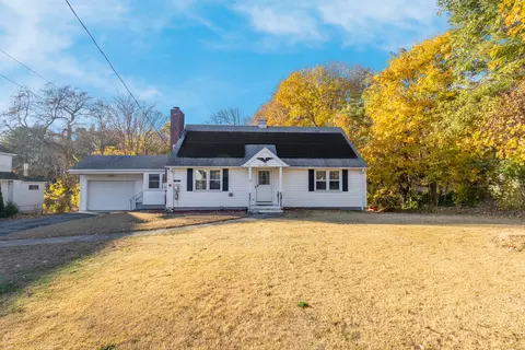 116 Hunt Ln, East Haven, CT 06512