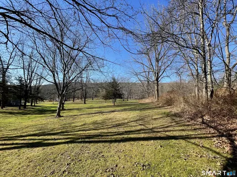 391 Stage Coach Rd # R, Durham, CT 06422