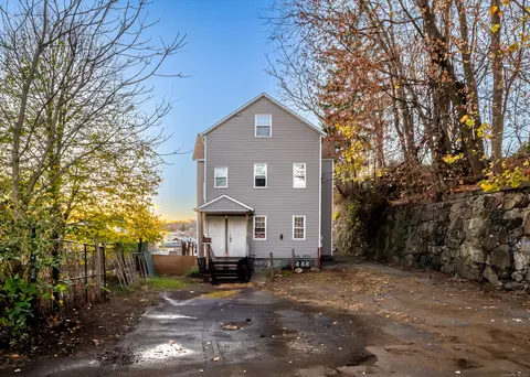 6 Grove Ct, Waterbury, CT 06710
