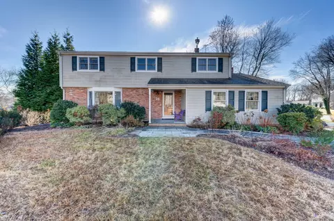 24 Wildwood Rd, Wethersfield, CT 06109