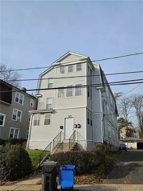 33-35 Love Ln, Hartford, CT 06112