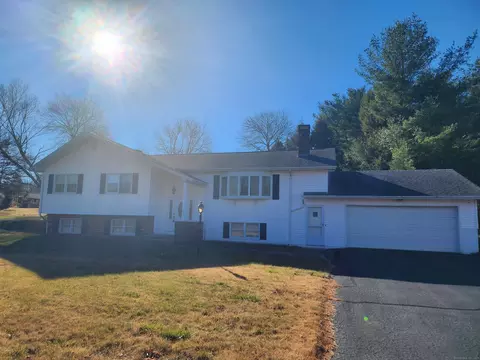 75 Fogarty Ave, Griswold, CT 06351
