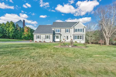 15 Jasmine Ln, Glastonbury, CT 06033