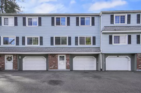163 Cynthia Ln #C2, Middletown, CT 06457