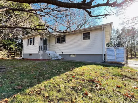 16 Phelan St, Plainville, CT 06062