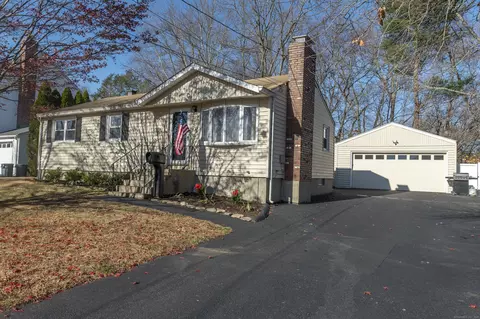 130 Partridge Ln, Fairfield, CT 06824