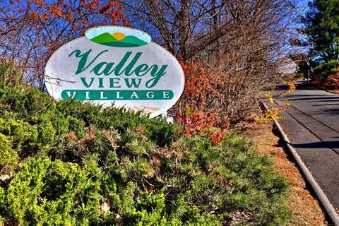 111 Mallane Ln #4C, Naugatuck, CT 06770