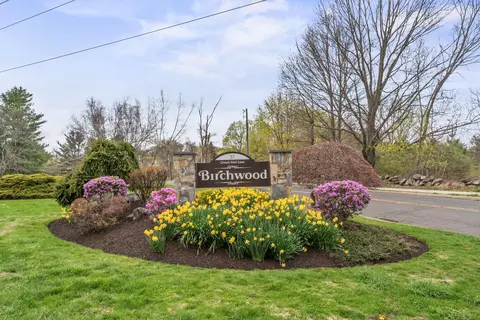 27 Crows Nest Ln #15E, Danbury, CT 06810