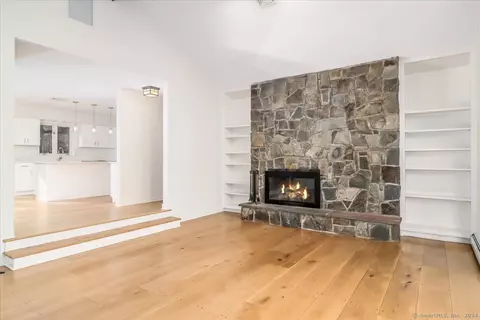 10 Whitlock Ln, Ridgefield, CT 06877