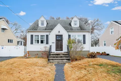 1986 Broadbridge Ave, Stratford, CT 06614