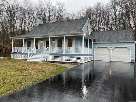 11 Cambridge Dr, Wolcott, CT 06716