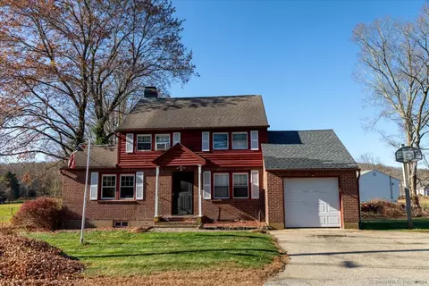 11 Lovers Ln, Windham, CT 06280