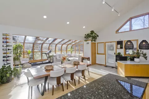 4 Deer Run Dr, Ellington, CT 06029