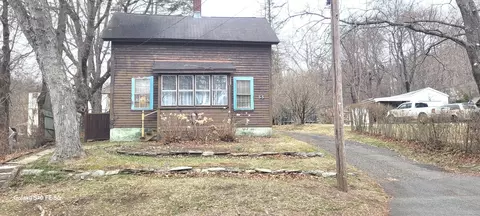 55 Mountain St, Ellington, CT 06029
