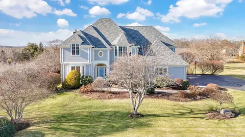 65 Brentwood Dr, Glastonbury, CT 06033