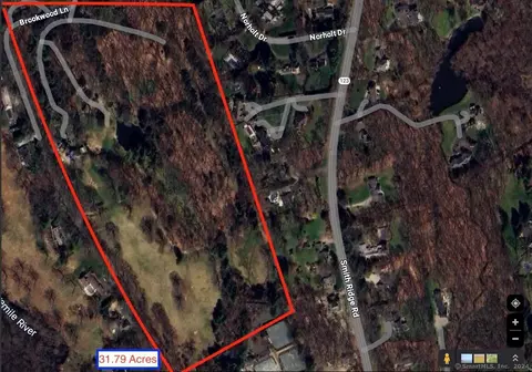 82 Brookwood Ln, New Canaan, CT 06840