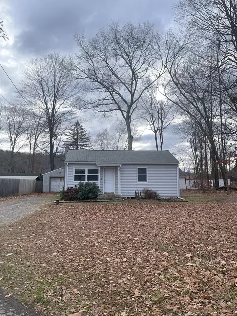 77 Waterview Dr, Newtown, CT 06482