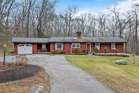 452 Pendleton Hill Rd, North Stonington, CT 06359