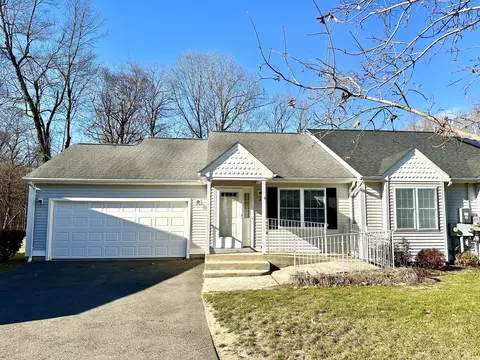 8 Glenbrook Dr #8, Windsor Locks, CT 06096