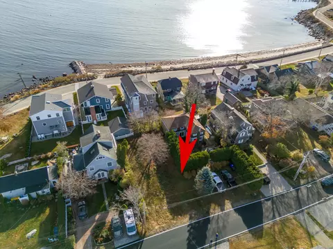 9 Middlefield St, Groton, CT 06340