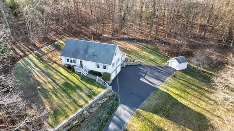 6 Pinecrest Ln, Sprague, CT 06330