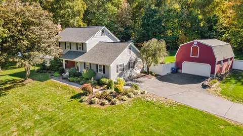 23 Carriage Dr, Oxford, CT 06478