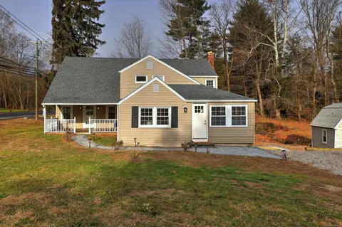 2 Yorkshire Ln, Avon, CT 06001