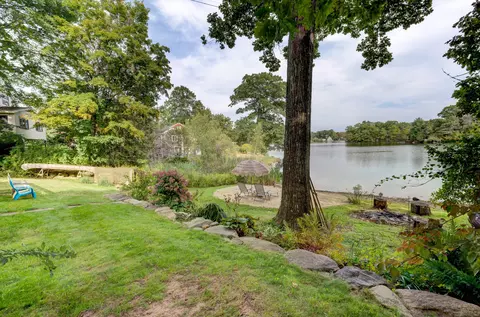 101 Lakeview Dr, Ashford, CT 06278