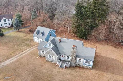 5 Raven Crest Dr, Bethel, CT 06801