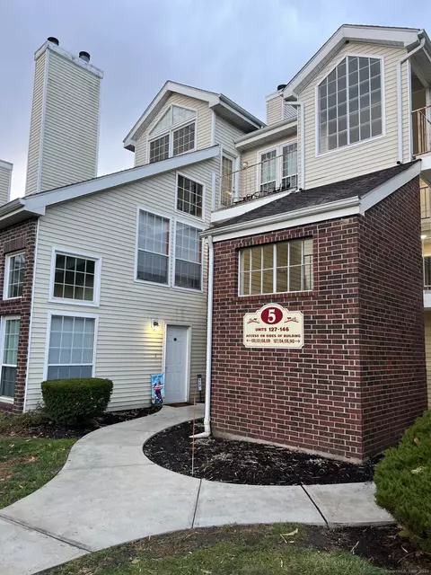 144 Carriage Crossing Ln #144, Middletown, CT 06457