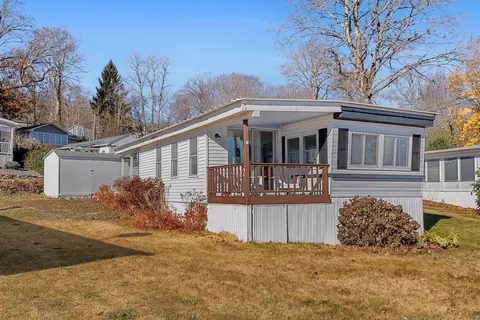 22 Waterview Cir, East Hampton, CT 06424