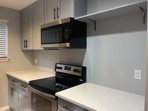 511 W Main St #2, Stamford, CT 06902