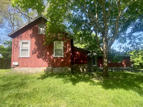 37 Lloyd Rd, Waterford, CT 06385