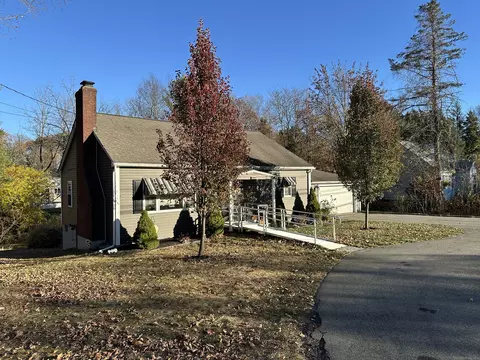 110 East St, Middletown, CT 06457