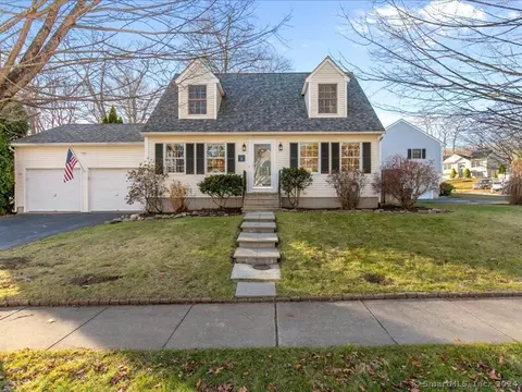159 Heather Glen Ln, Groton, CT 06355