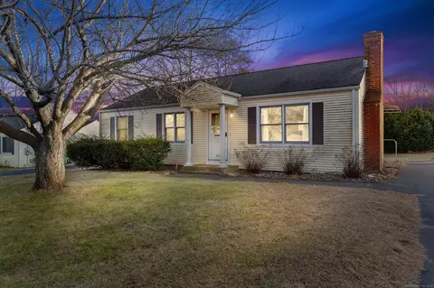 33 Connery Rd, Middletown, CT 06457