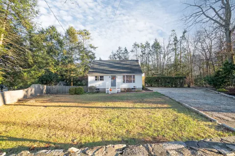 35 Old Bridge Rd, Brookfield, CT 06804