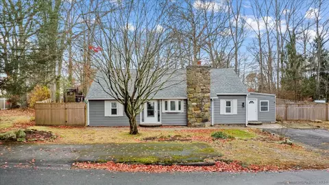 70 Cedar Hill Rd, Guilford, CT 06437