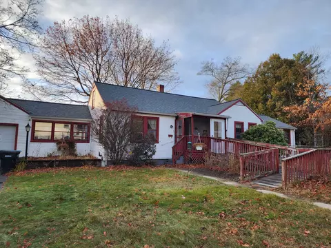 48 Edmond St, Putnam, CT 06260