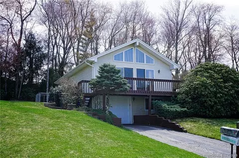 151 Longmeadow Dr, Torrington, CT 06790