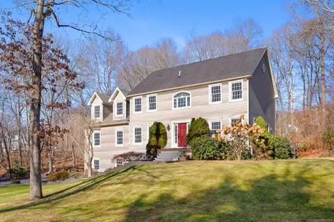 25 Simon Dr, Wolcott, CT 06716