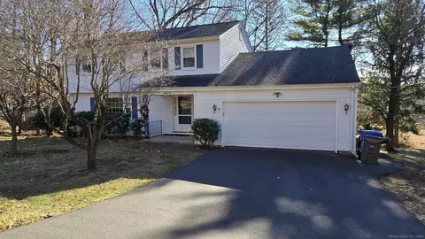 86 Richmond Dr, Manchester, CT 06042