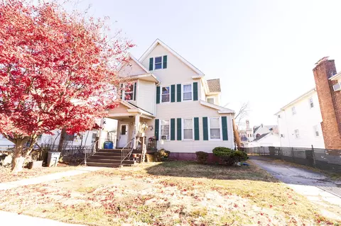 15 Elm Tree Pl, Stamford, CT 06906