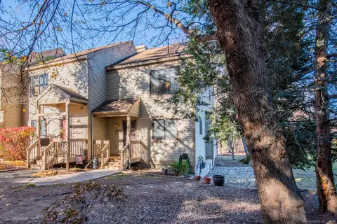 8 Waterford Pl #8, Avon, CT 06001