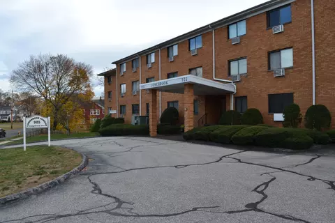 925 Longbrook Ave #108, Stratford, CT 06614