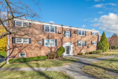 94 Strawberry Hill Ave #3, Stamford, CT 06902