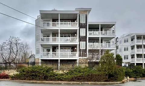 32 Shipyard Ln #B, Milford, CT 06460