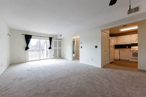 112 Twin Circle Dr #112, South Windsor, CT 06074