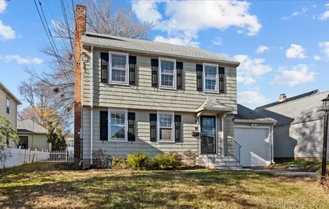 11 Acadia St, West Hartford, CT 06119