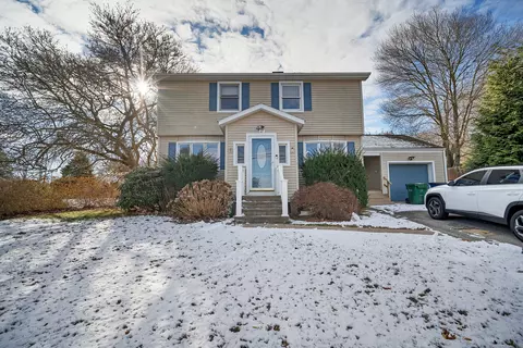 27 Upper Bartlett Rd, Quaker Hill, CT 06375